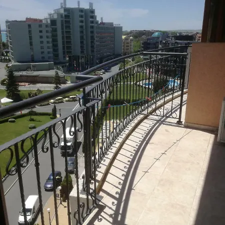 Top Floor In Poseidon Complex Appartement *
