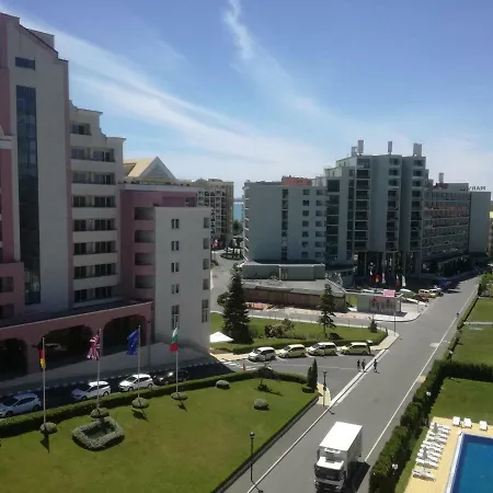 Top Floor In Poseidon Complex Apartmán *